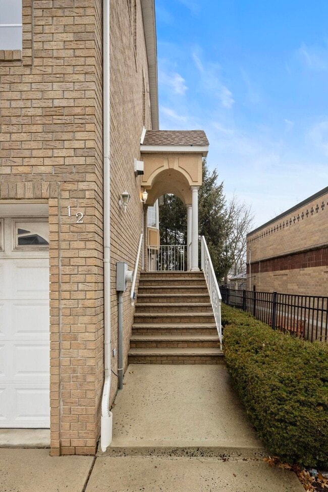 Building Photo - 12 Liberty Ct.