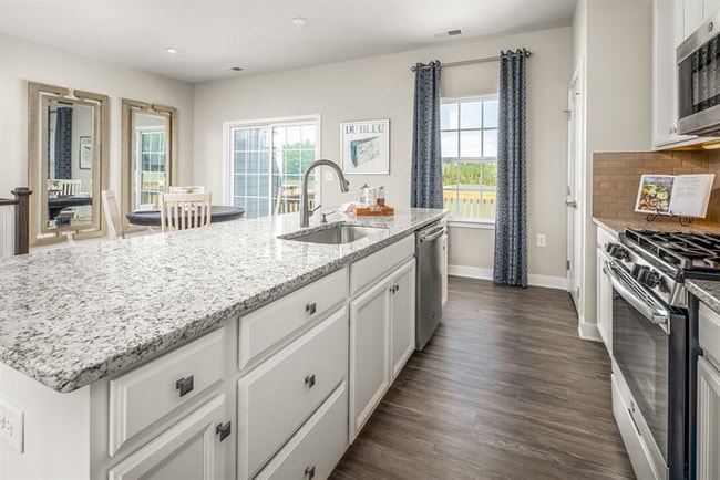 Foto del edificio - 128 Lanyard Dr