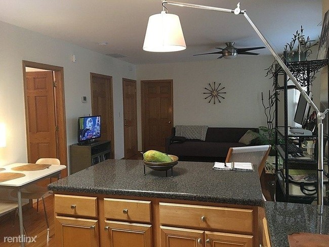 Building Photo - 2 br, 2 bath Apartment - 8016 Floral Avenue 2