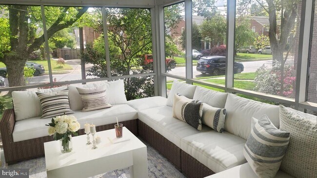 Foto del edificio - 8 S Hudson St