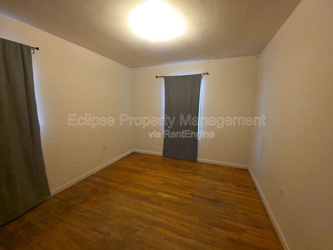 Building Photo - 503 Brown Ave