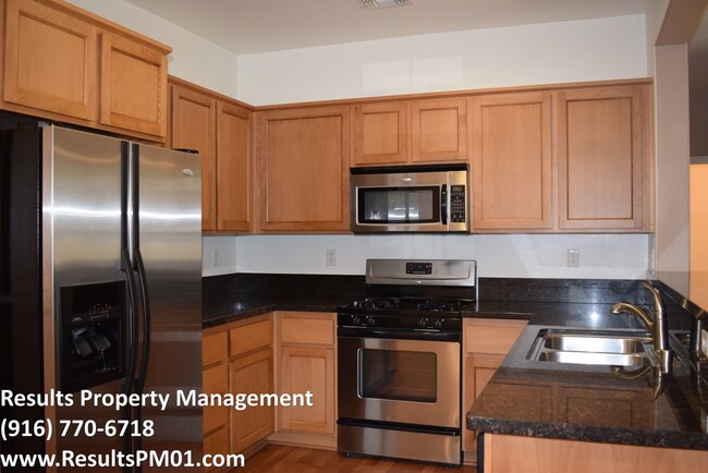 Building Photo - Spacious and Beautiful Folsom 4 Bedroom To...