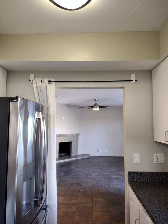 Building Photo - 558-560-562 Calle Abronia S