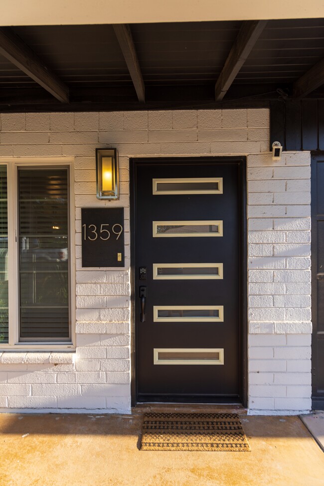 Exterior - Front Door - 1359 E Whitton Ave