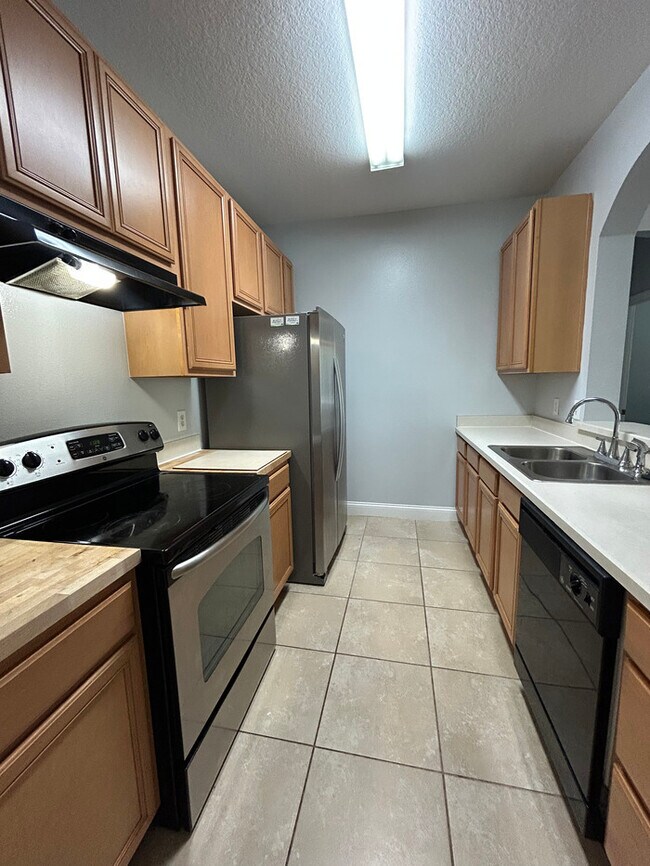Foto del edificio - Spacious 2/2 Condo in Gated Orlando Commun...
