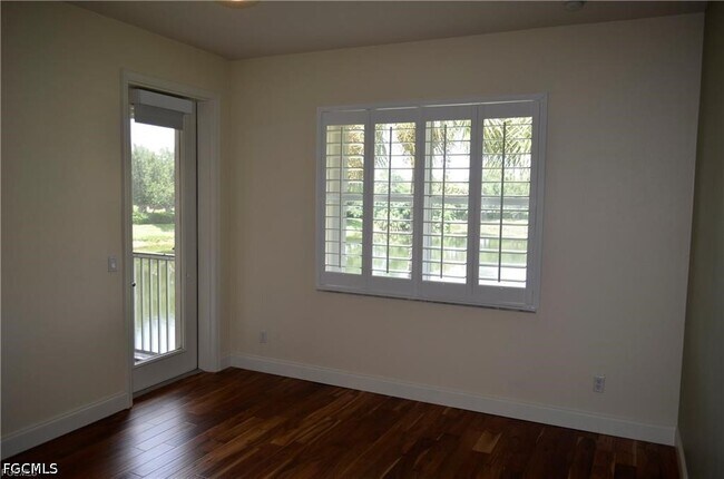 Foto del edificio - 13215 Silver Thorn Loop