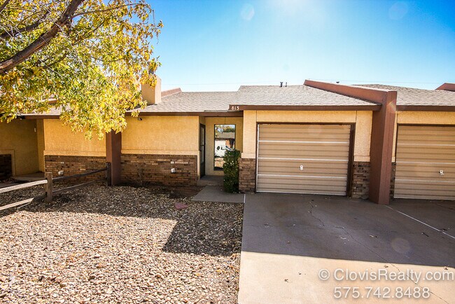 Building Photo - 813 Stanton Pl