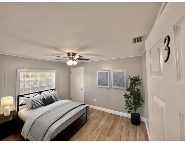 Photo - 3619 E Frierson Ave Apartment