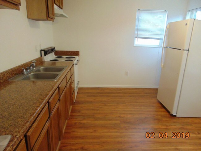 Building Photo - 2-bedroom Cottage in East Medford