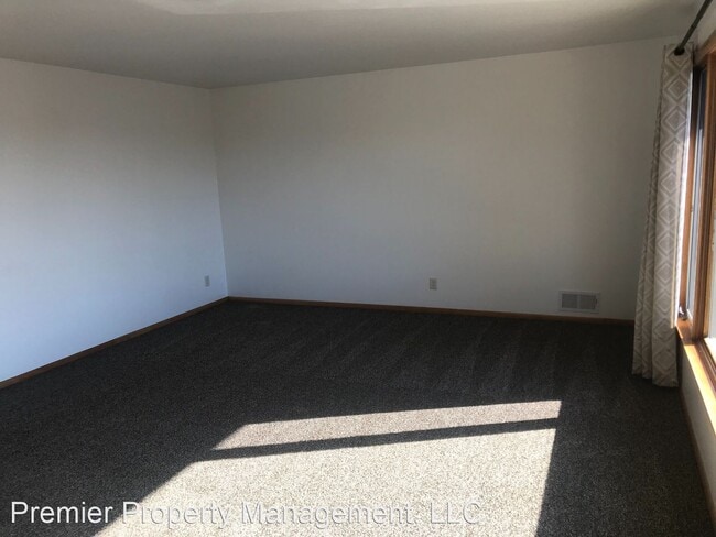 Building Photo - 2 br, 1.5 bath House - 1521 E. Divide