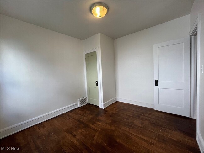 Foto del edificio - 2683 Hampshire Rd