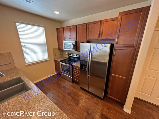 Building Photo - 2 br, 2.5 bath House - 4232 Pine Lake Point