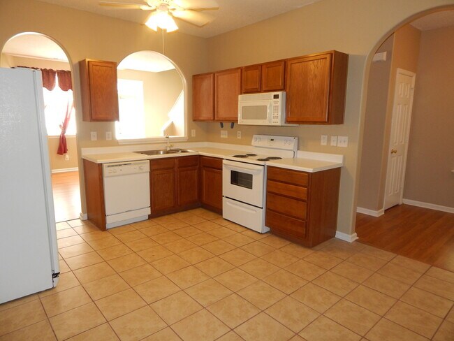 Building Photo - 307 Alabarda Ln