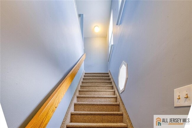 Building Photo - 6092 Cedar Ct