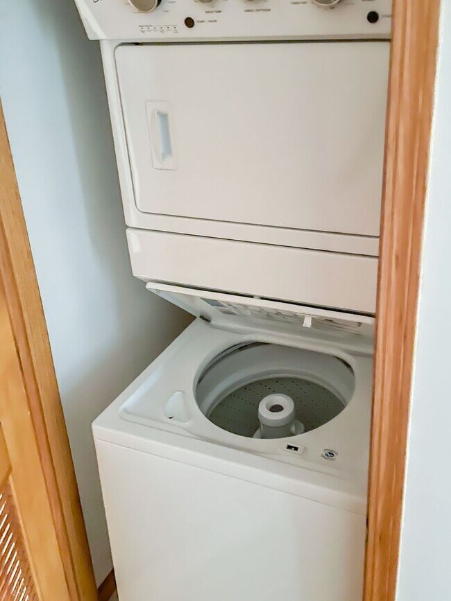 Foto del edificio - 2714 N Wayne Ave