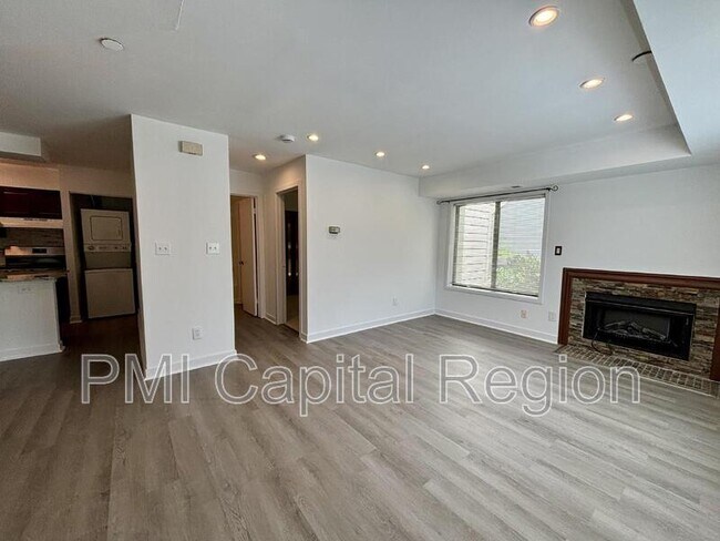 Building Photo - 9718 Hellingly Pl