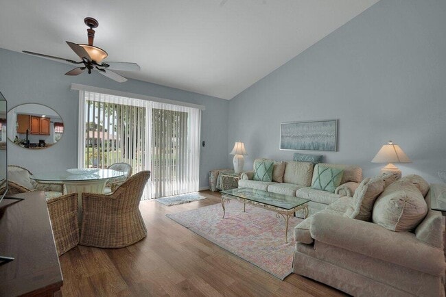 Foto del edificio - 40678 Inverness Way