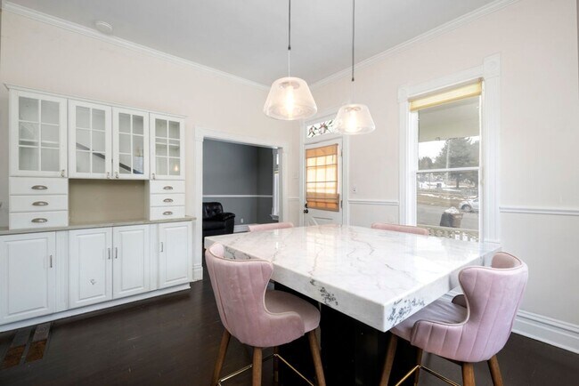 Foto del edificio - Beautiful Home in Amazing Salt Lake Location!