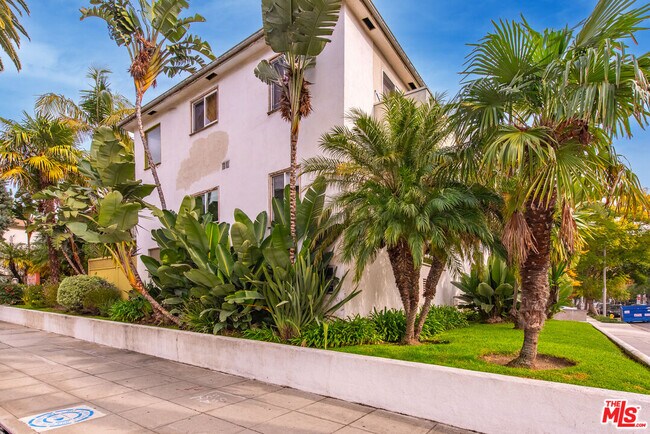 Foto del edificio - 1208 N Crescent Heights Blvd