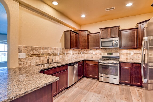 Building Photo - 5634 Celtic Cross Grove
