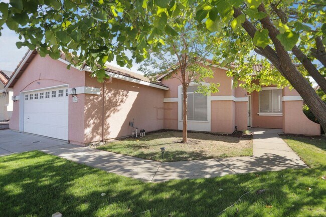 Building Photo - 5546 Sage Dr
