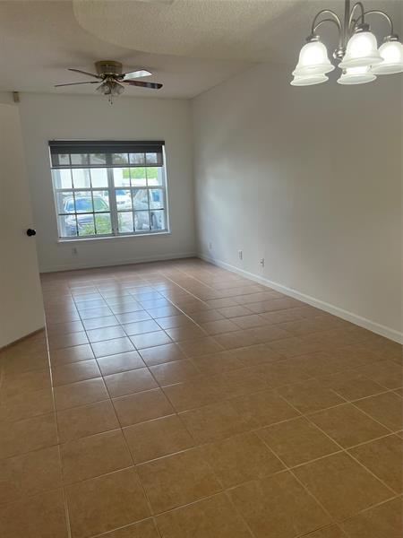 Foto del edificio - 3104 SW 50th St