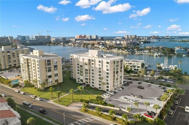 Building Photo - 855 Bayway Blvd