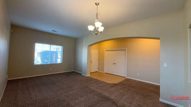 Foto del edificio - Splendid 5 Bedroom Off Westside Parkway!