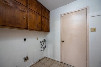 Building Photo - 4503 Coachman Dr