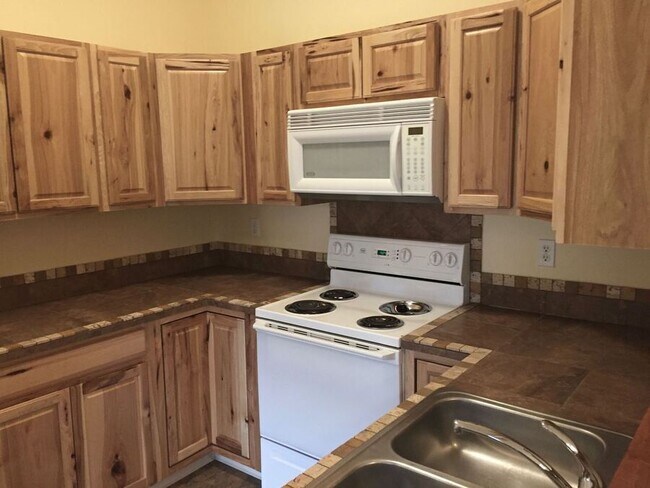 Foto del edificio - 6460 Mohican Dr