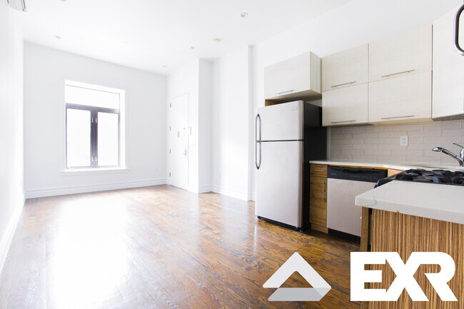 Foto del edificio - 629A Madison St