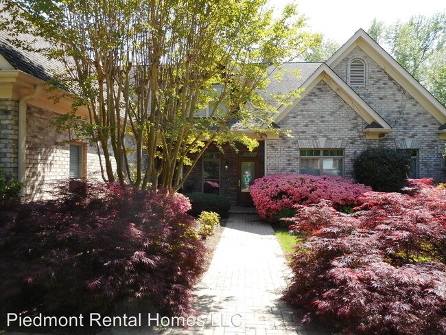 Foto del edificio - 3003 Starmount Farms Dr