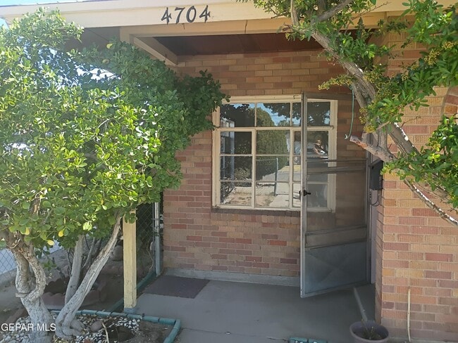 Foto del edificio - 4704 Clifton Ave