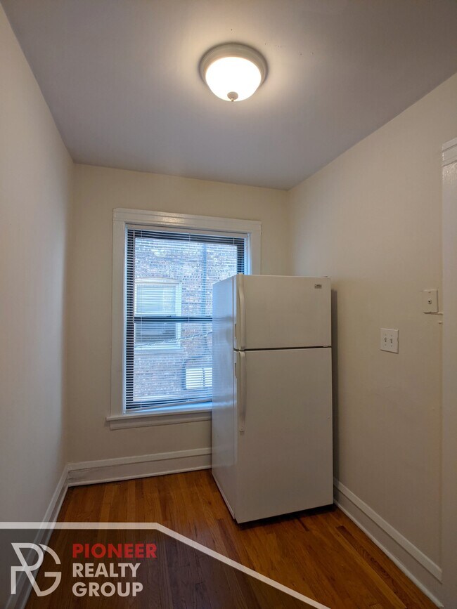 Foto del edificio - 534 W Cornelia Ave