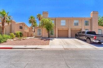 Building Photo - 2819 Briar Knoll Dr