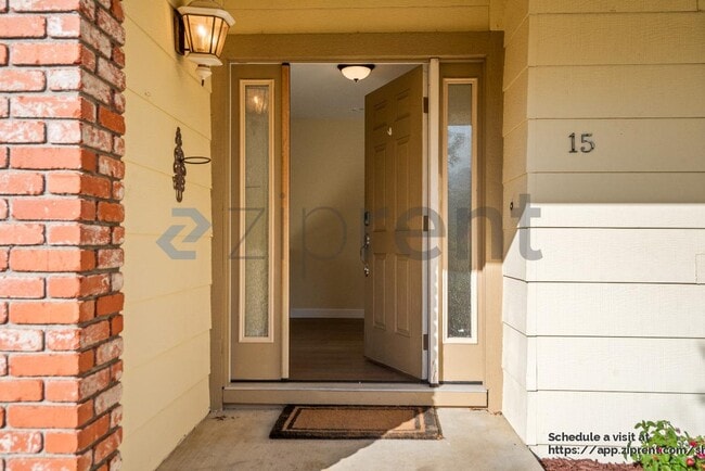 Building Photo - 15 Malibu Ct