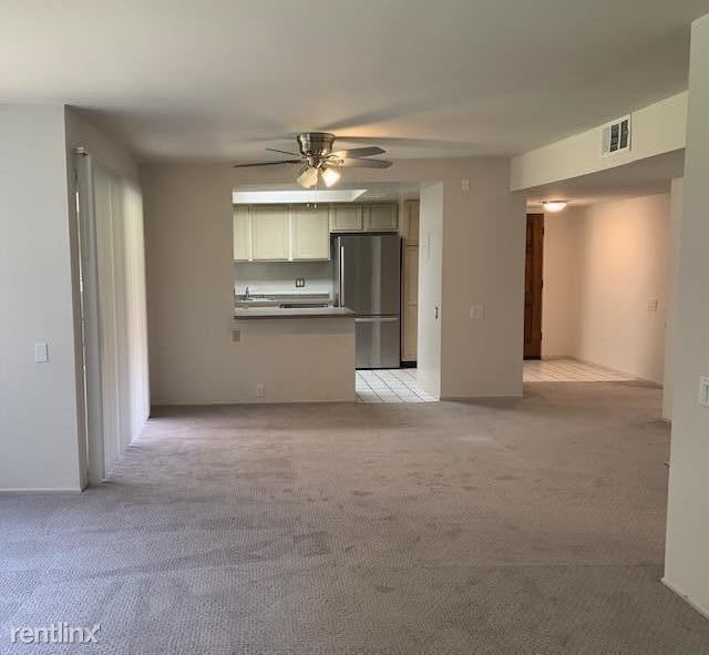 Building Photo - 400 N Sunrise Way