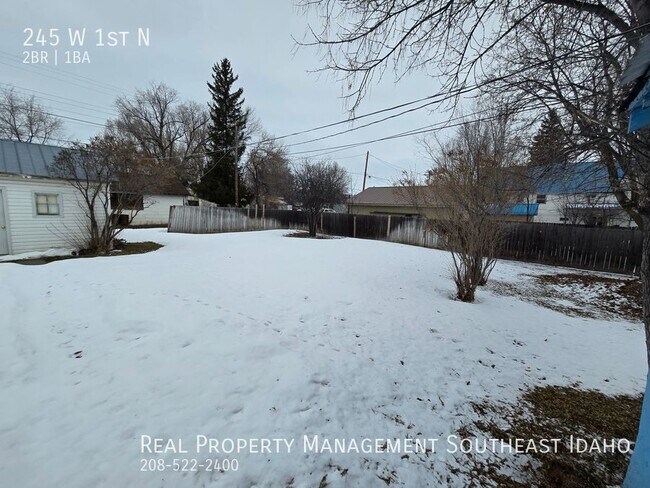 Building Photo - Cozy 2 Bedroom, 1 Bathroom Home for Rent i...