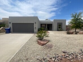Building Photo - 2020 Southern Star Loop