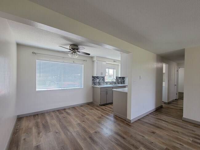 Building Photo - Driftwood Apartments