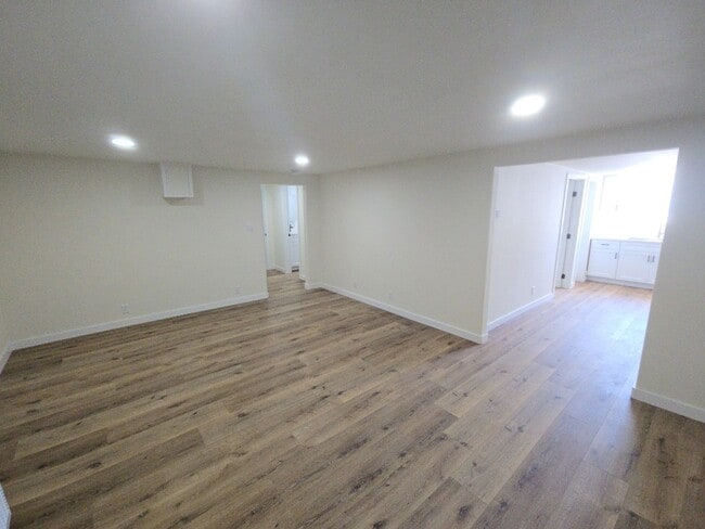Building Photo - 516 G St