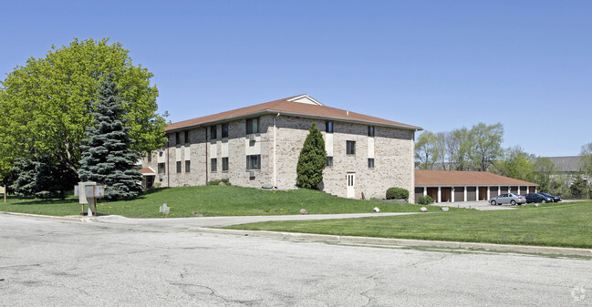 Building Photo - N114W15846 Sylvan Cir