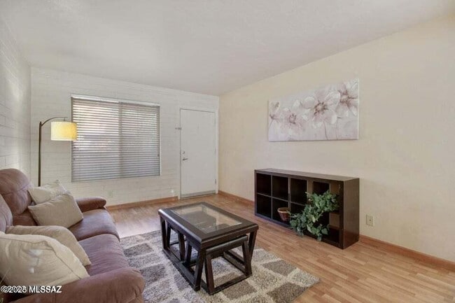 Building Photo - 55 N Cherry Ave