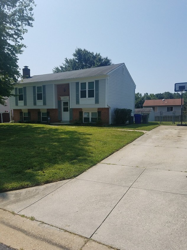 Foto principal - 3902 New Haven Dr