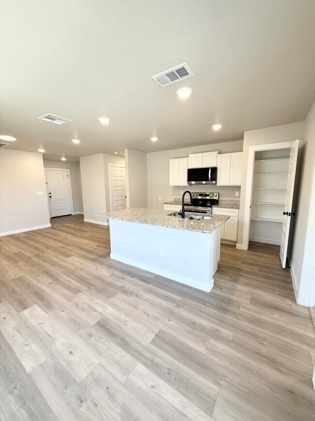 Foto del edificio - 3410 Tiffin Ave