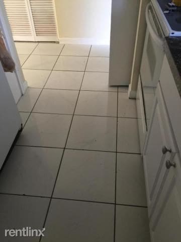 Building Photo - 1 br, 1 bath  - 6054 Forest Hill Blvd