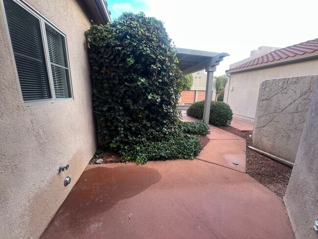 Foto del edificio - $250 Signing Bonus for 1 Year Lease!! Unfurnished - 1 Year Rental