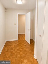 Building Photo - 224 W Rittenhouse Square