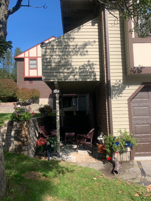 Building Photo - E34 Scotty Hollow Dr