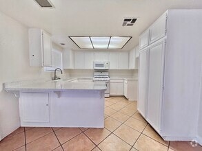 Building Photo - 3022 Pinon Ct N